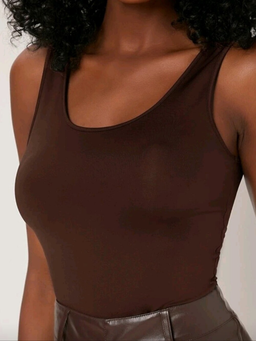 Classic Scoop Neck Tank Top🤎